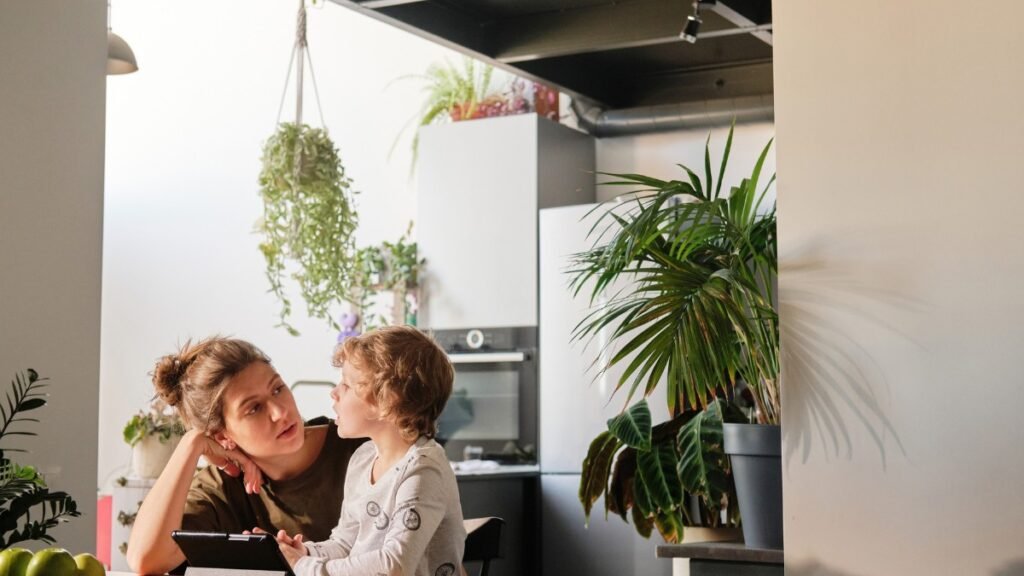 how to treat repetitive behavior in autism